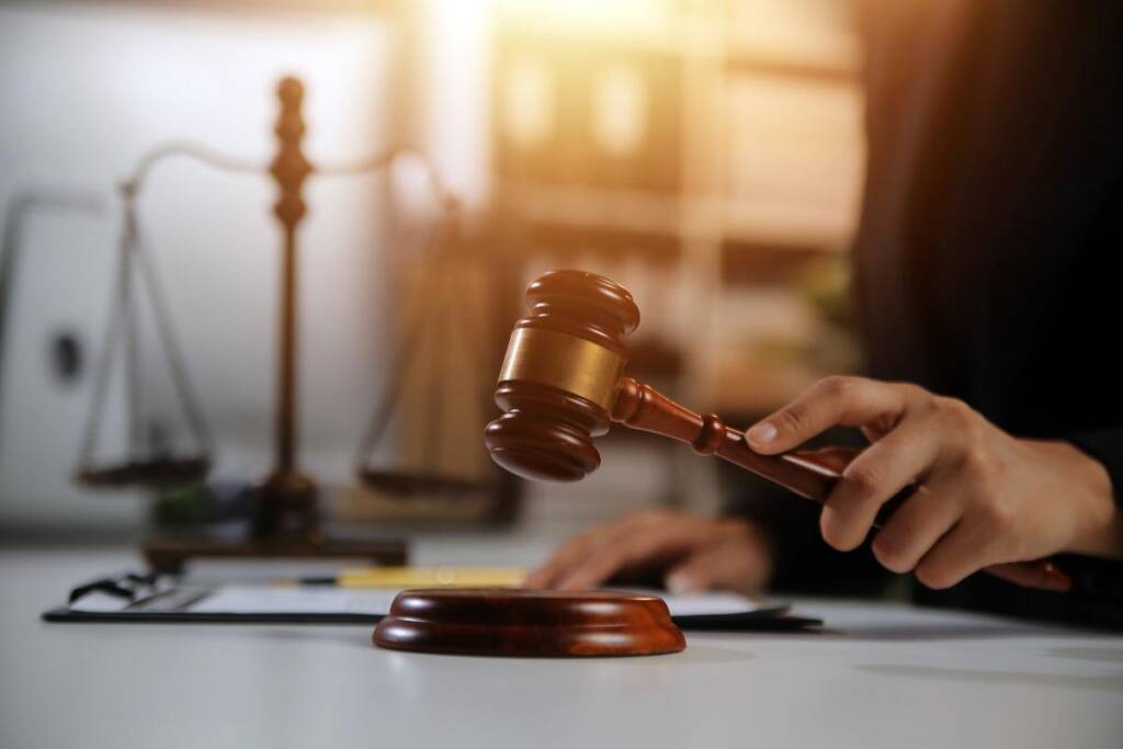 La magistratura in Italia è suddivisa in due categorie principali: la magistratura giudicante, che include i giudici