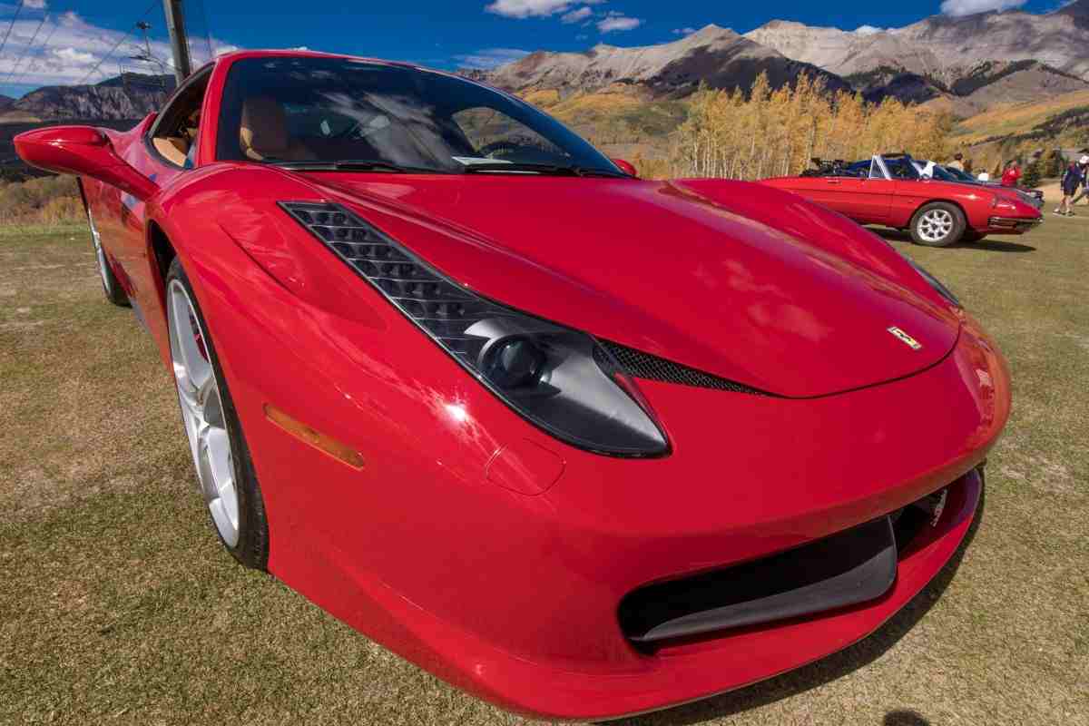 Ferrari, leader mondiale nell’automobilismo sportivo e nella produzione di vetture di lusso, ha annunciato per il 2025