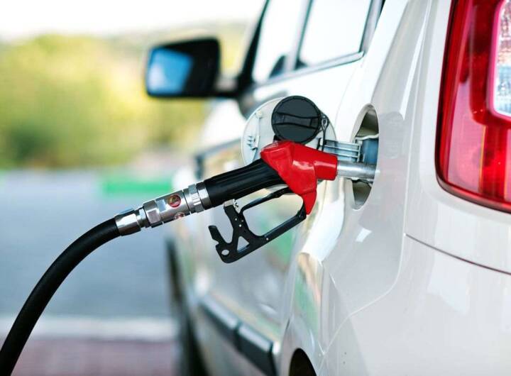 In questo scenario di difficoltà, il Governo italiano, guidato da Giorgia Meloni, ha deciso di introdurre un nuovo bonus per la spesa e il rifornimento di carburante.
