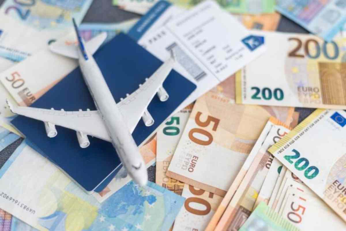 Situata nel Cantone di Tuzla, nella Federazione di Bosnia ed Erzegovina, Srebrenik conta circa 42.700 abitanti e si estende su un territorio di 248 km²