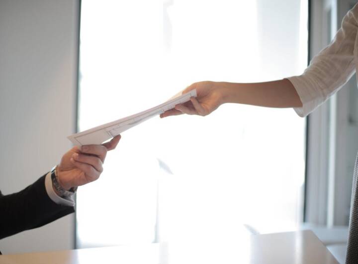 Le aziende si trovano infatti a fronteggiare un fenomeno in rapida crescita, che vede candidati presentare curriculum vitae