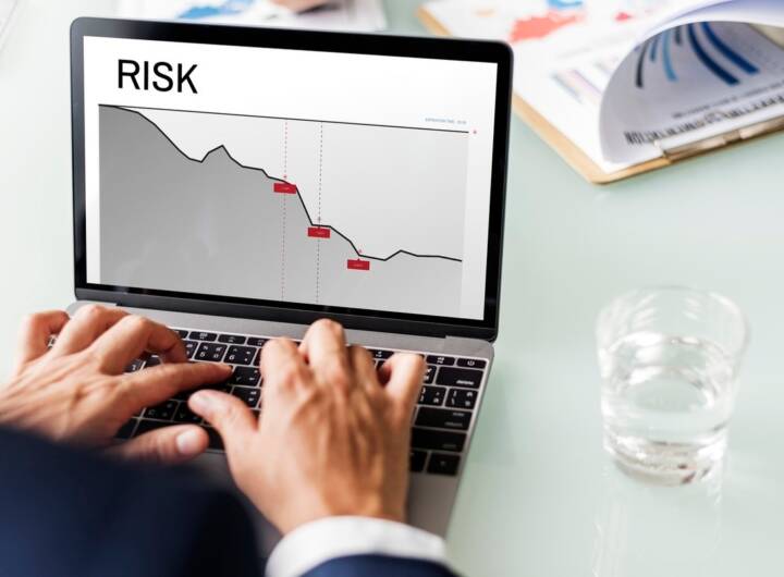 Il rischio di credito indica la possibilità che un debitore non adempia al rimborso del prestito ricevuto.