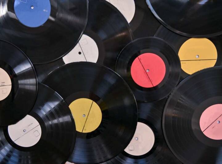 Chi ama la musica sa che il vinile conserva un fascino intramontabile, ma pochi immaginano che alcuni LP da collezione possano raggiungere valori economici