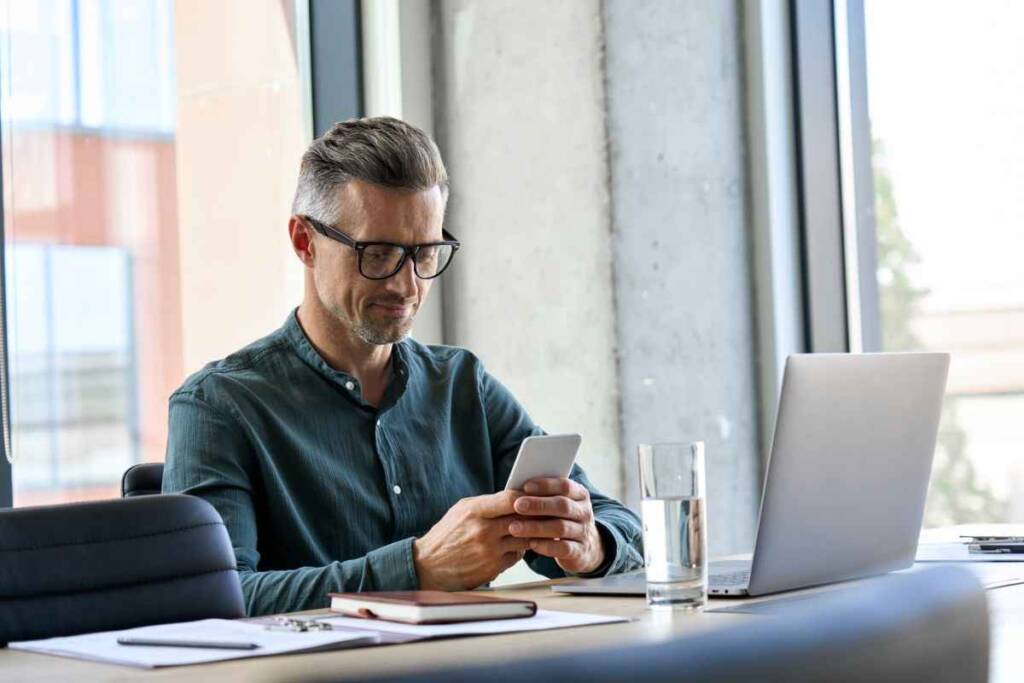 Smartphone, i due momenti della giornata in cui non dovresti mai usarlo, tutti i dettagli